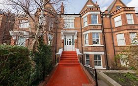 Victorian Beauty With Private Toilet And Shower Near Tube Station
