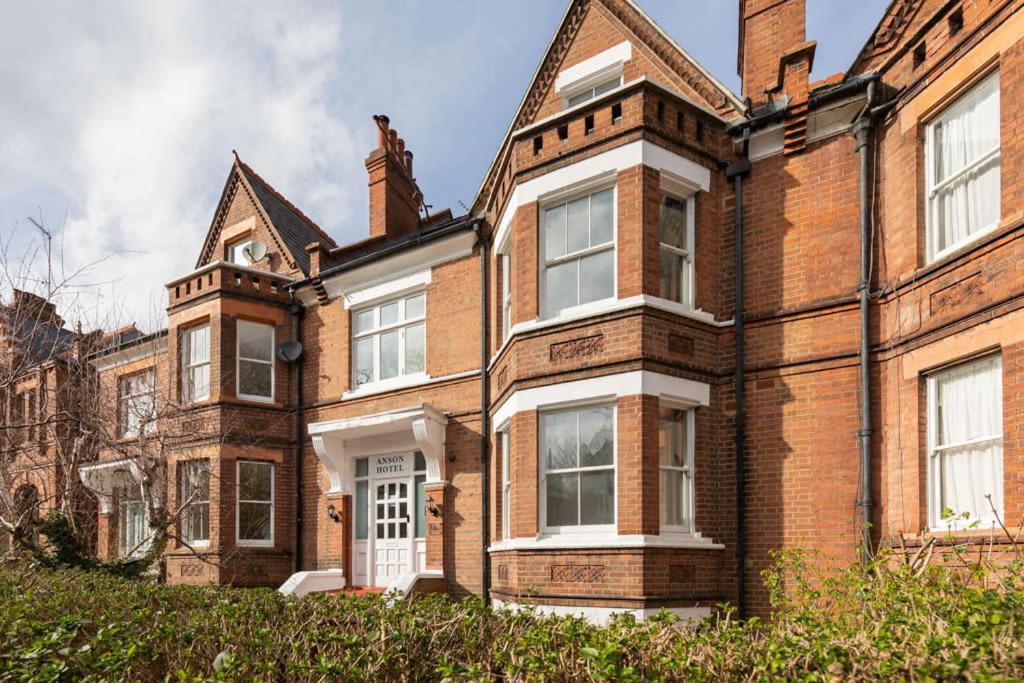 Victorian Beauty With Private Toilet And Shower Near Tube Station Londres Extérieur photo