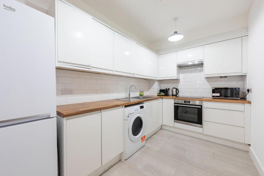 Victorian Beauty With Private Toilet And Shower Near Tube Station Londres Extérieur photo